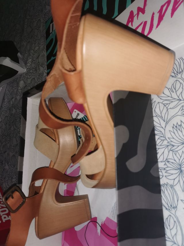 URGENZA!! SANDALI CON TACCO IN PELLE BEIGE/COGNAC 39