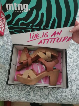 URGE !!SANDALIAS TACON CUERO BEIGE /COÑAC 39