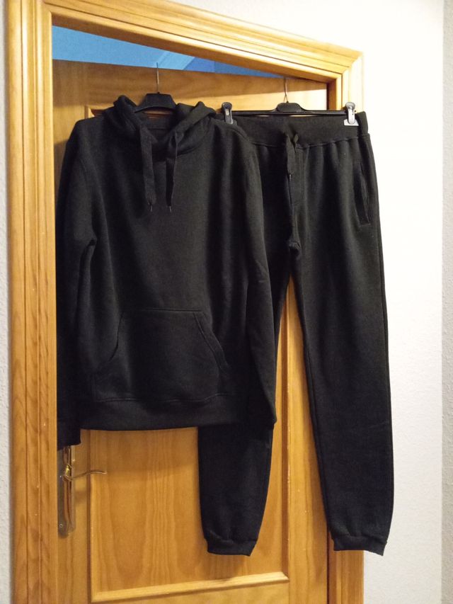 Chándal negro básico