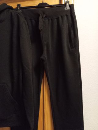 Chándal negro básico