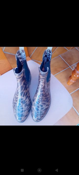 Botines agua leopardo 