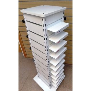 Isla cuadrada lama blanca