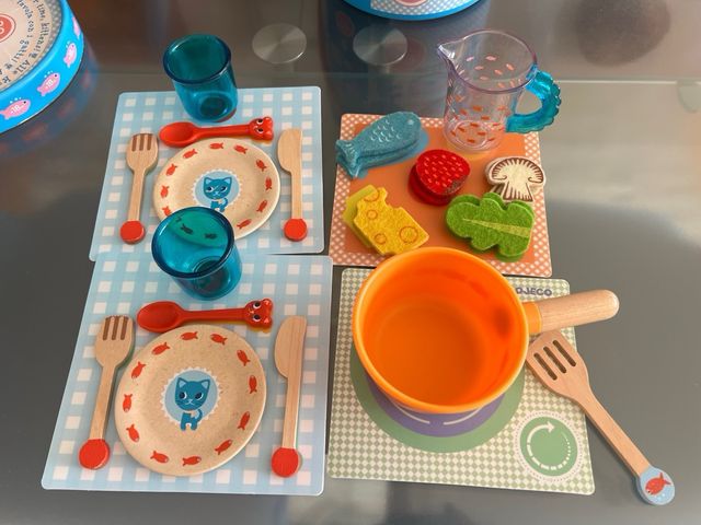 Set cocina DJECO a la mesa gatitos