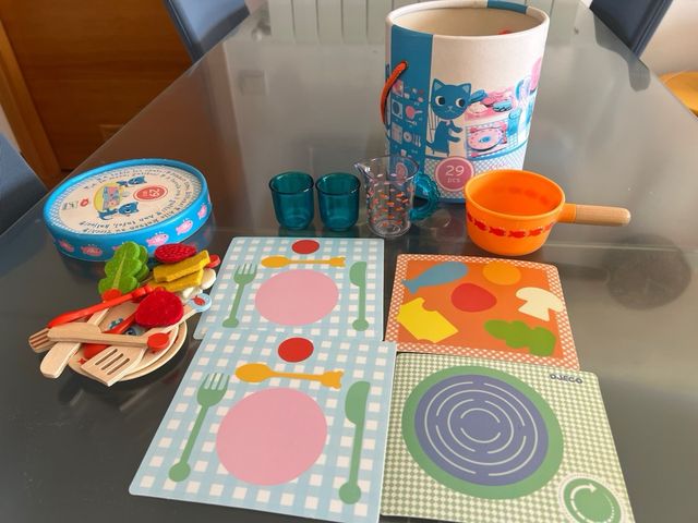 Set cocina DJECO a la mesa gatitos