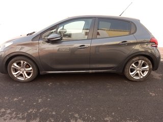 Peugeot 208 2015