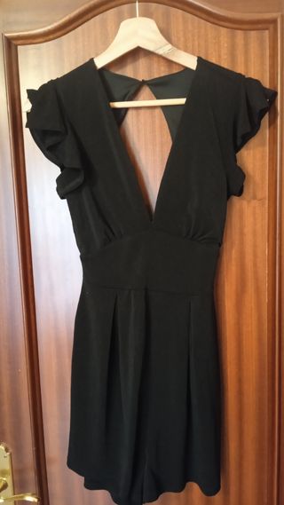 Mono corto y espalda descubierta 