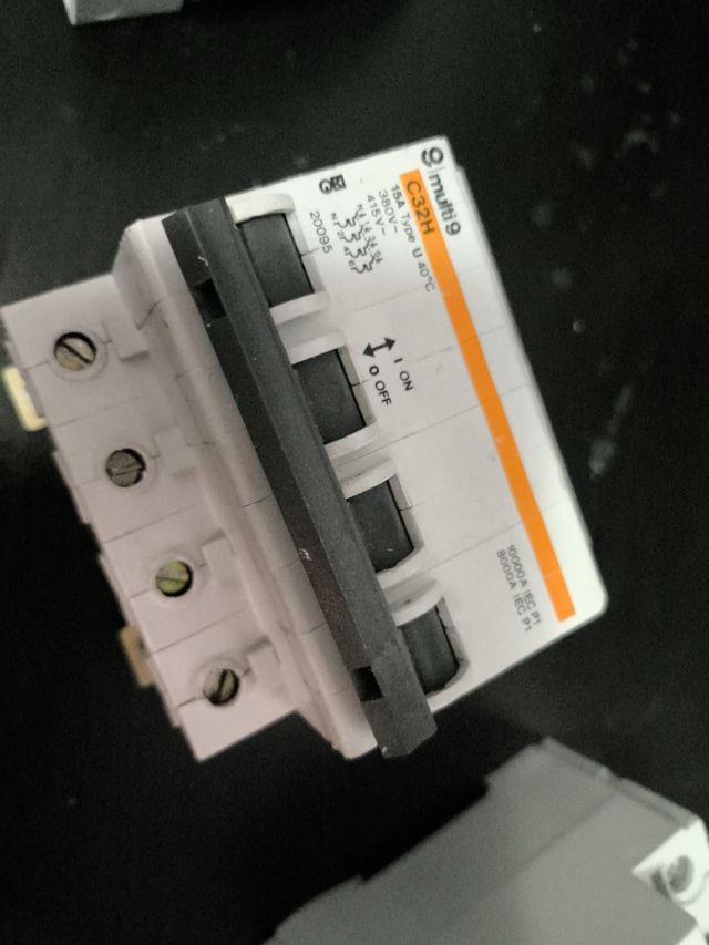 Diferencial/automatico Merlín Gerin
