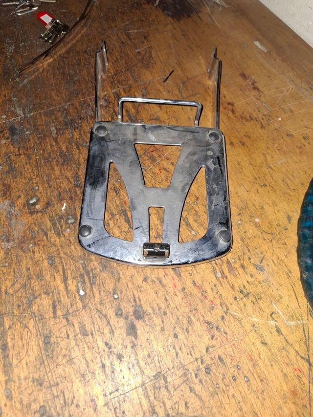 Maletero moto custom
