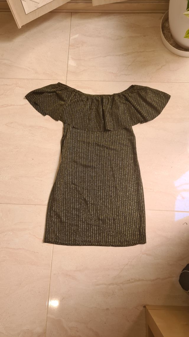 Vestido corto brillos dorados elástico volante