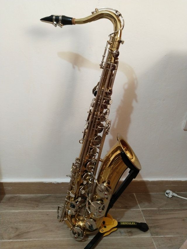 Saxofón Tenor