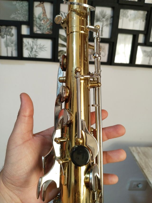 Saxofón Tenor