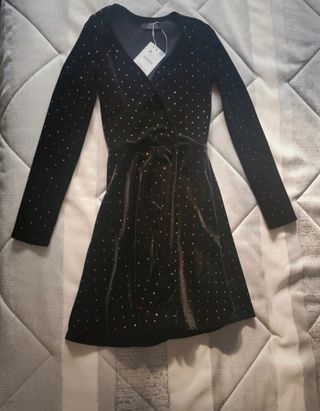Vestido terciopelo.Con etiqueta.Costó 36