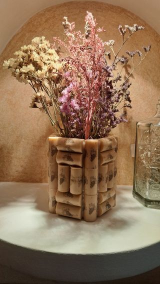 Macetero|Caja a mano con corchos de vino