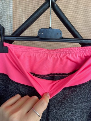 Leggings sportivi nero e rosa fluo
