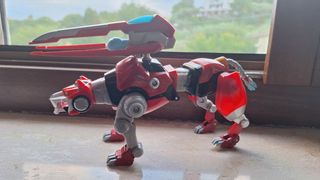 Voltron Rosso Deluxe 20cm