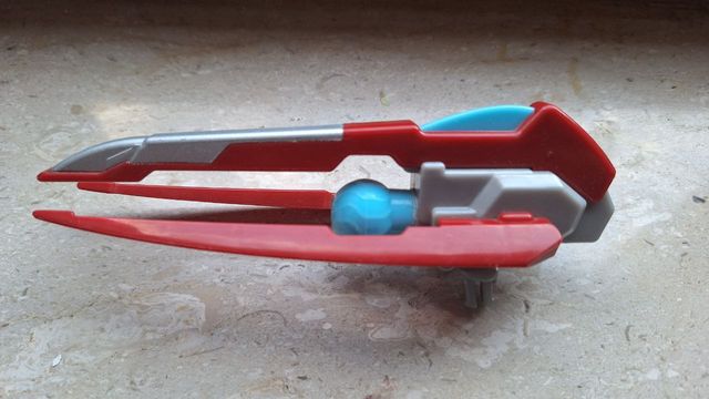 Voltron Rosso Deluxe 20cm