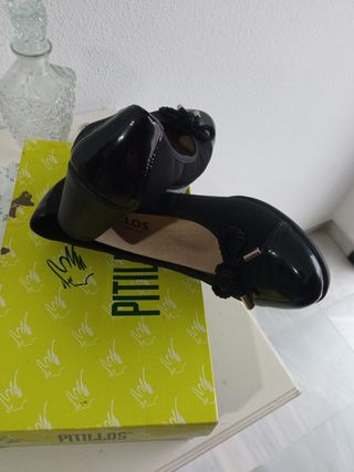 Zapatos pitillos.