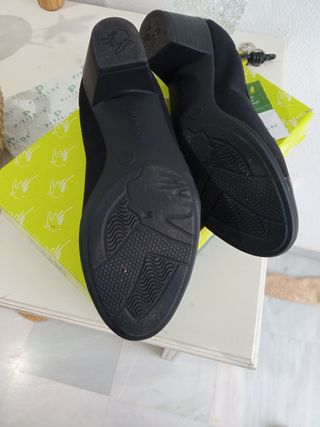 Zapatos pitillos.