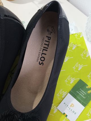 Zapatos pitillos.