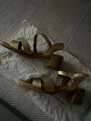 Zapatos mujer dorados