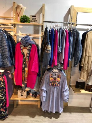 Venta inmobiliaria tienda  mostrador  alarmas deco