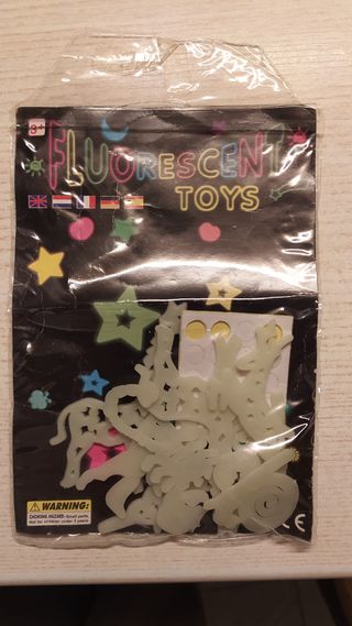 Decorazioni parete. Sticker fluorescenti.