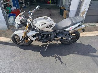 Triumph street triple 675 2012. A2