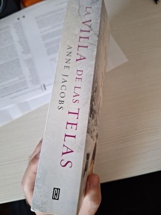 Novela. La villa de las telas