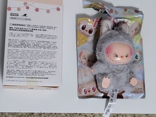 LABUBU SECRETO GRIS
