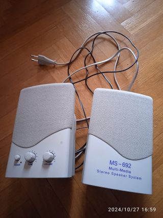 Altavoces multimedia ordenador