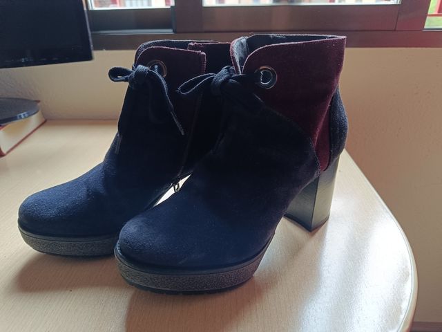 Botines de ante con tacón