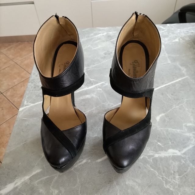 Scarpe da donna décolleté.