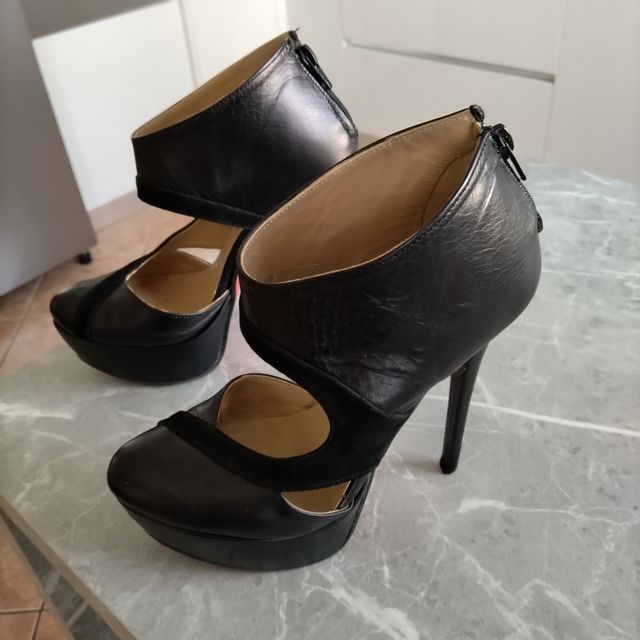 Scarpe da donna décolleté.