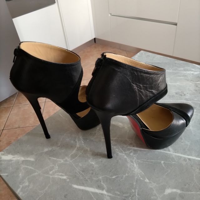 Scarpe da donna décolleté.