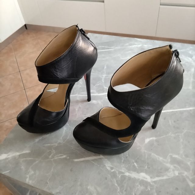 Scarpe da donna décolleté.