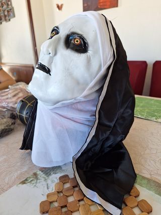 Máscara de la monja halloween 