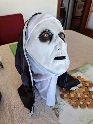 Máscara de la monja halloween 