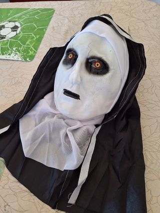 Máscara de la monja halloween 