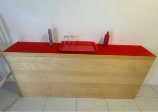 Struttura con tavoli e ripiani allungabili