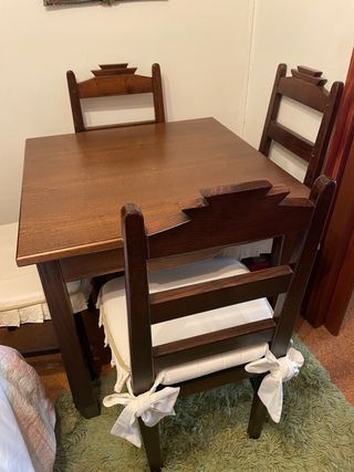 Mesa cuadrada madera + 4 sillas