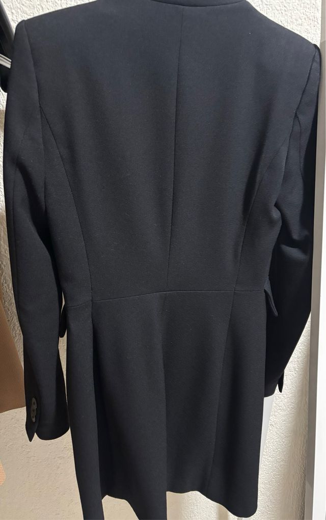 Americana ajustada negra de Zara