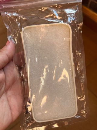 Funda Iphone 13 PRO KAROL G