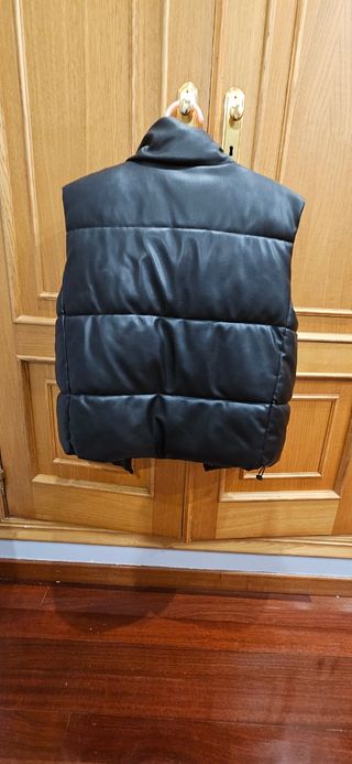 Chaleco de piel Zara- XS