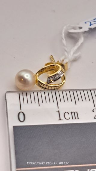 Pendientes Oro 18K con Diamantes y Perla Natural