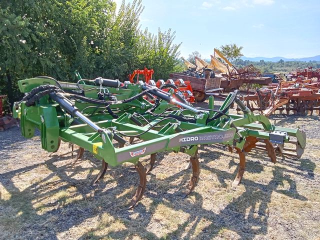 Rastrojero hidroneumático 4m con rodillo barras