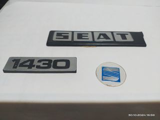 Caja de bombillas y anagramas Seat