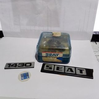 Caja de bombillas y anagramas Seat