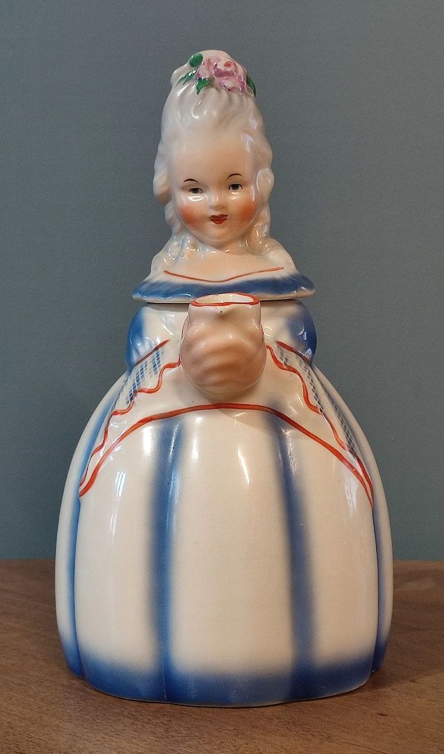 Teiera vintage ceramica dipinta donna costume