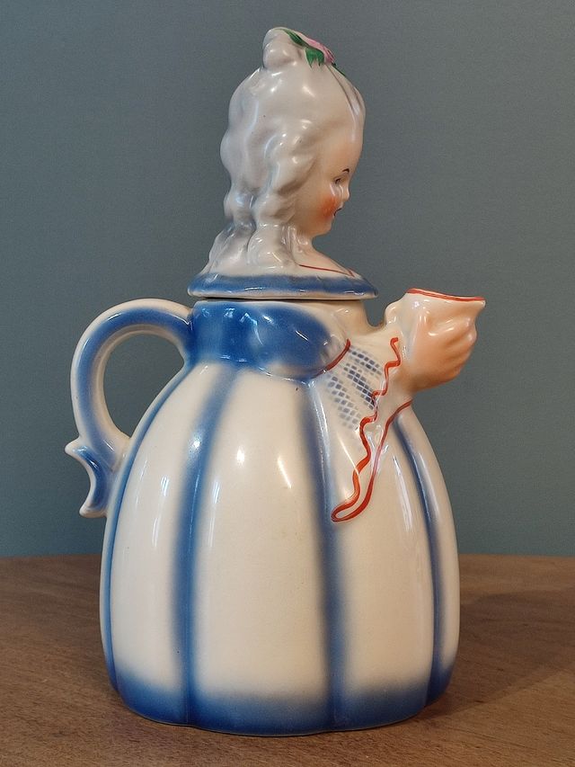 Teiera vintage ceramica dipinta donna costume