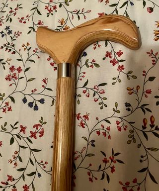 BASTON DE  MADERA LABRADA